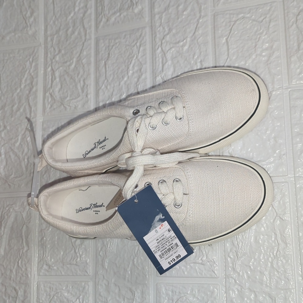 Universal Thread white canvas shoes